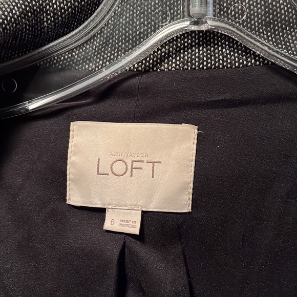 LOFT Blazer size 6 in heathered black - Picture 2 of 5